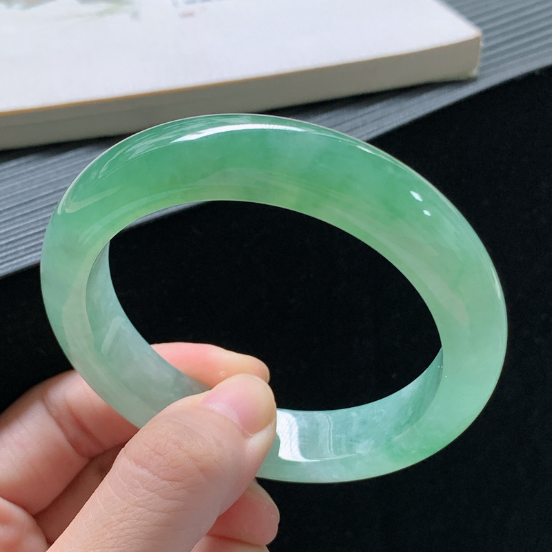 Jadeite bracelet, Burmese old  - Bracelets 评论和价格